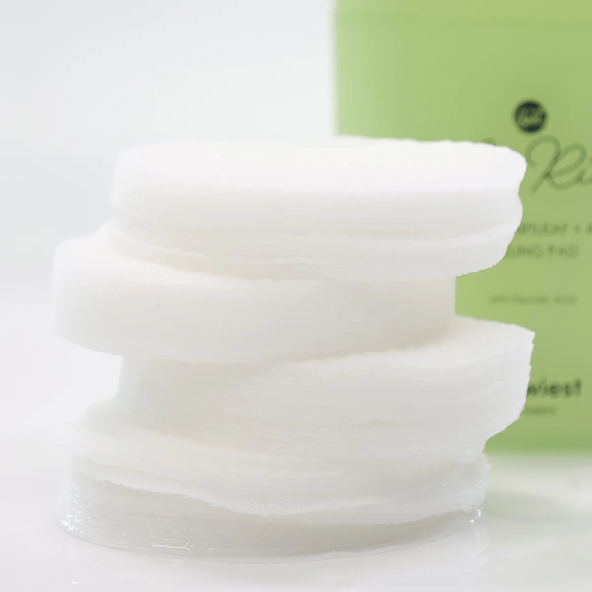glowiest Daily Rituals Centella + Heartleaf + AHA/PHA Peeling Pad - Image 5