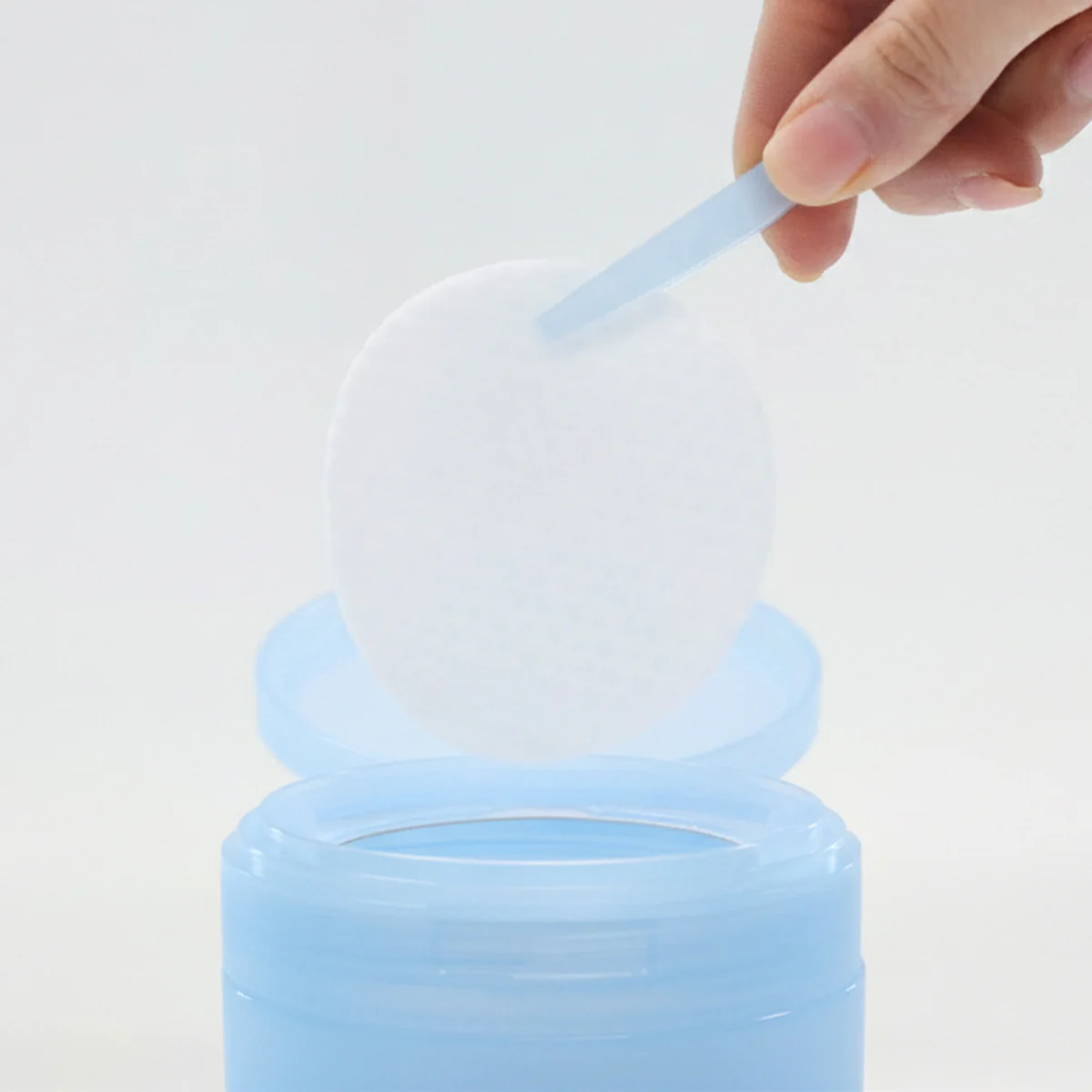 glowiest Daily Rituals Hyaluronic Acid + PDRN + AHA/PHA Peeling Pad - Image 4